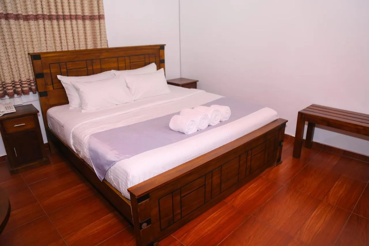 Hotel Sara Kandy 3*,