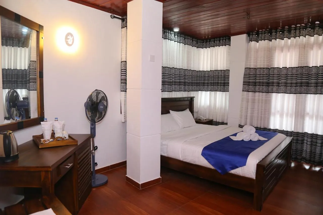 Hotel Sara Kandy 3*,