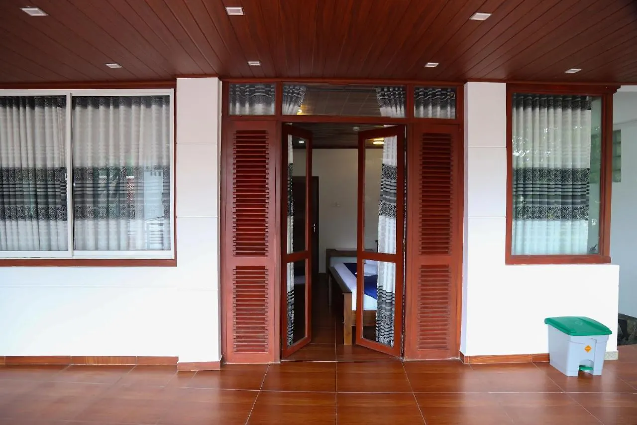 Hotel Sara Kandy Sri Lanka