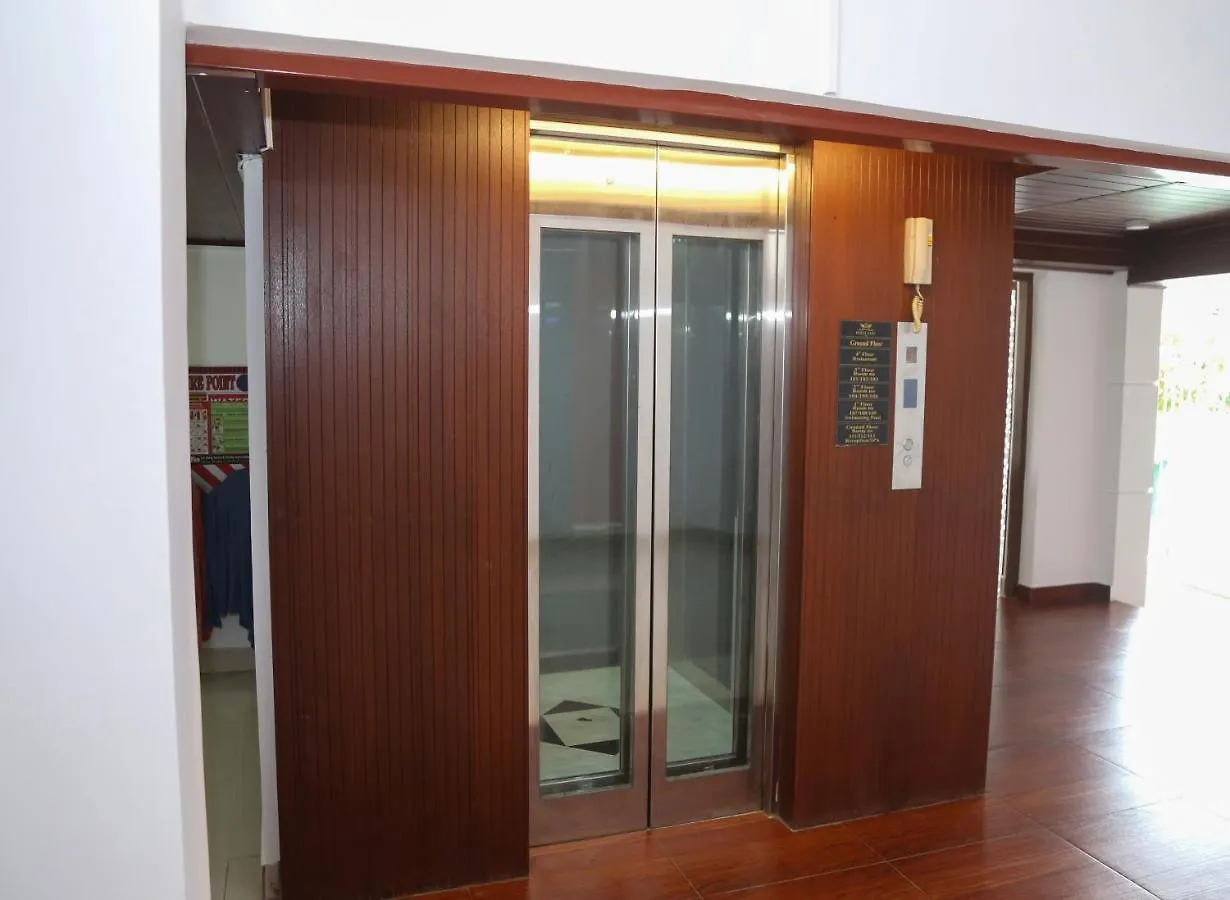 Hotel Sara Kandy 3*,