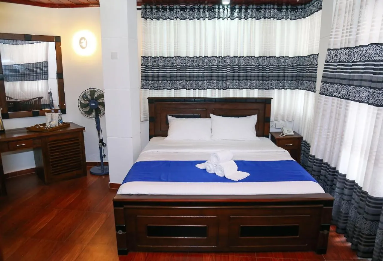 Hotel Sara Kandy Sri Lanka